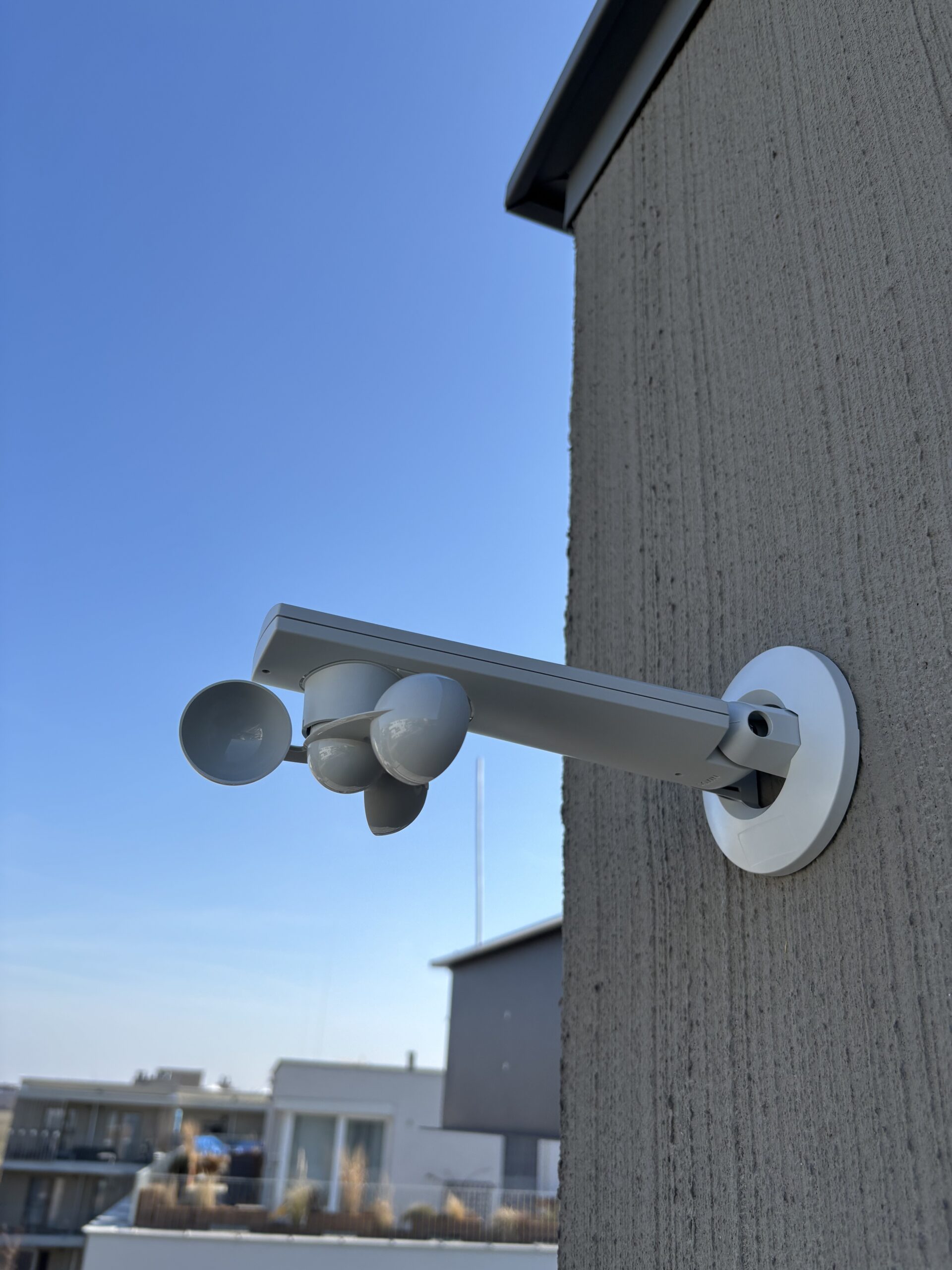 Smart Home Sonnenschutz mit Wind- und Sonnensensor